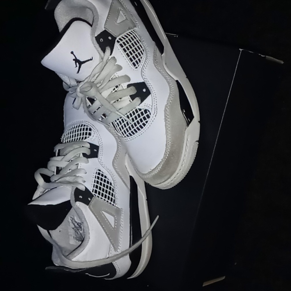 Jordan 4 - Picture 2 of 2